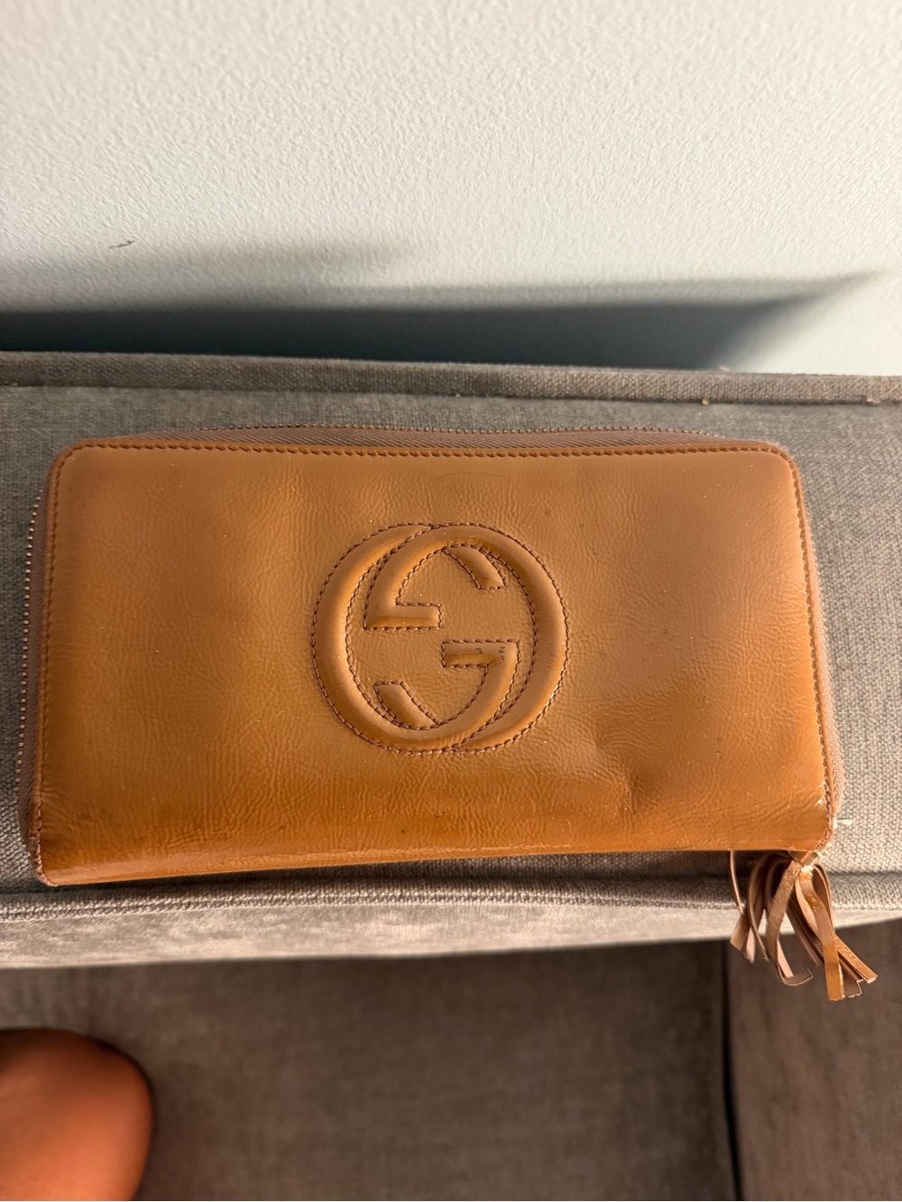 Gucci pink patent Leather Zip-Around Wallet with Embossed GG